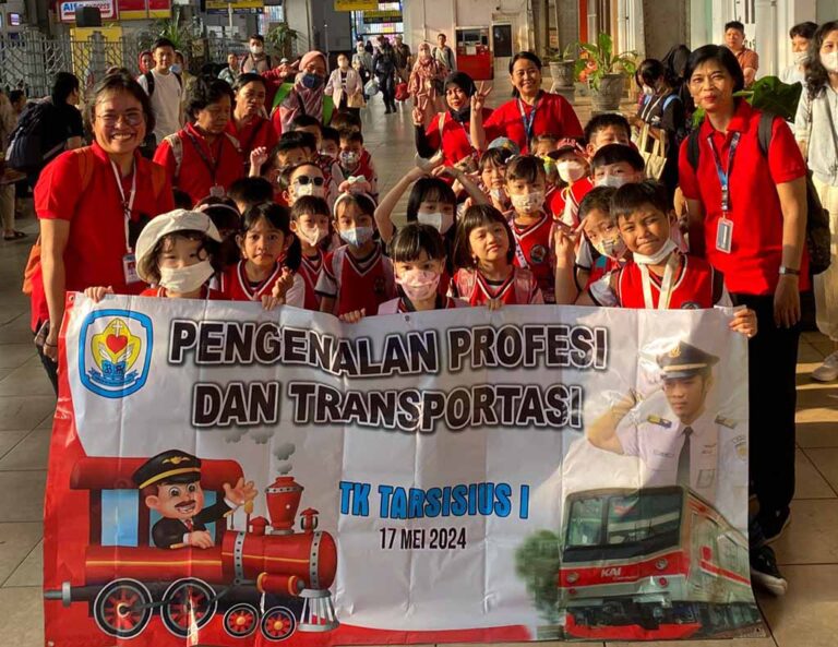 Mengenal Profesi Dan Transportasi Darat: Kunjungan TK Tarsisius 1 Ke ...